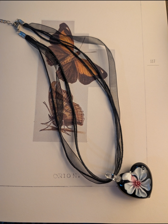 The Unbranded Brand Jewelry - Black Floral Glass Heart Pendant Necklace
